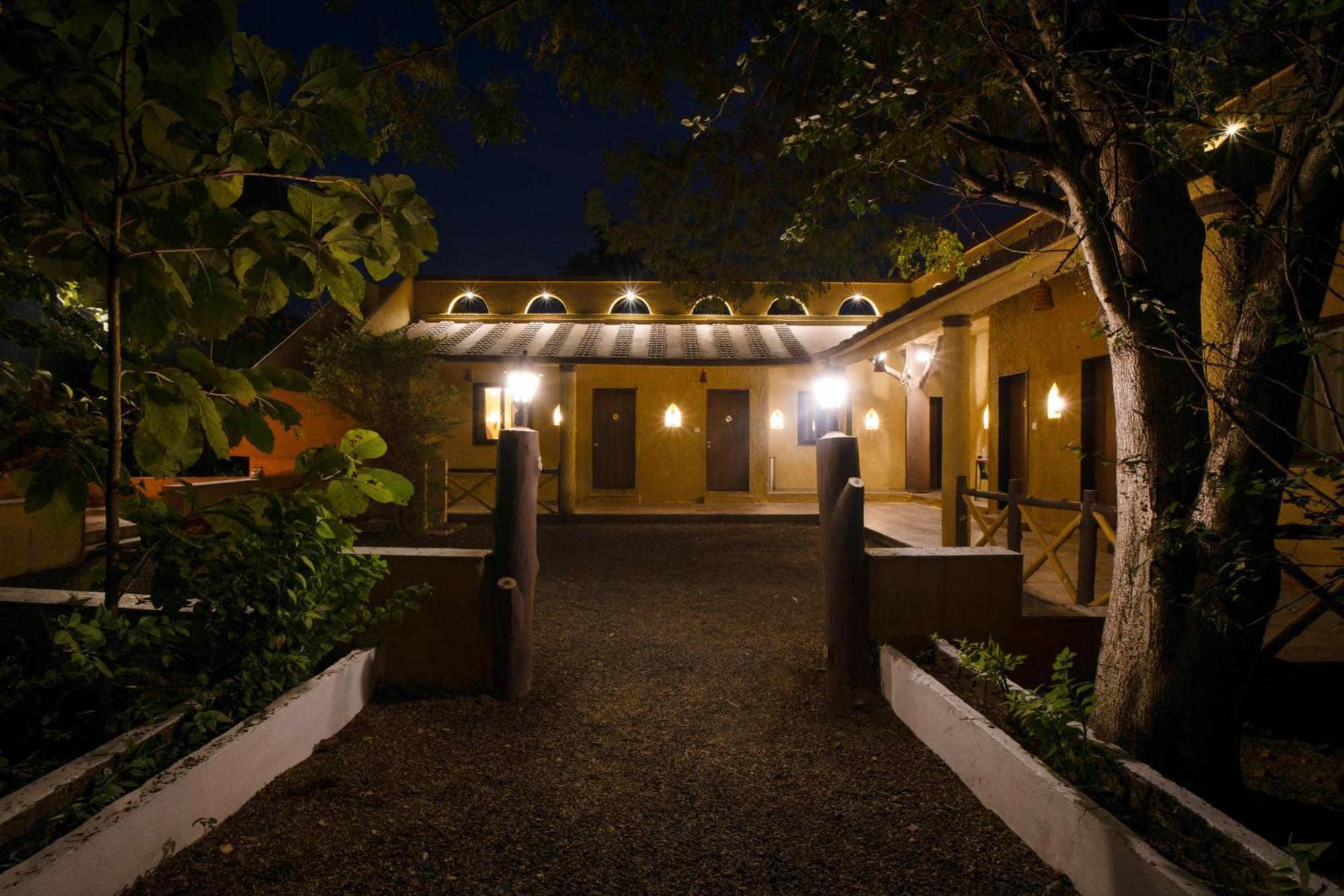 Hotel Treebo Premium Mowgli'S Den, Pench Khawāsa Exterior foto