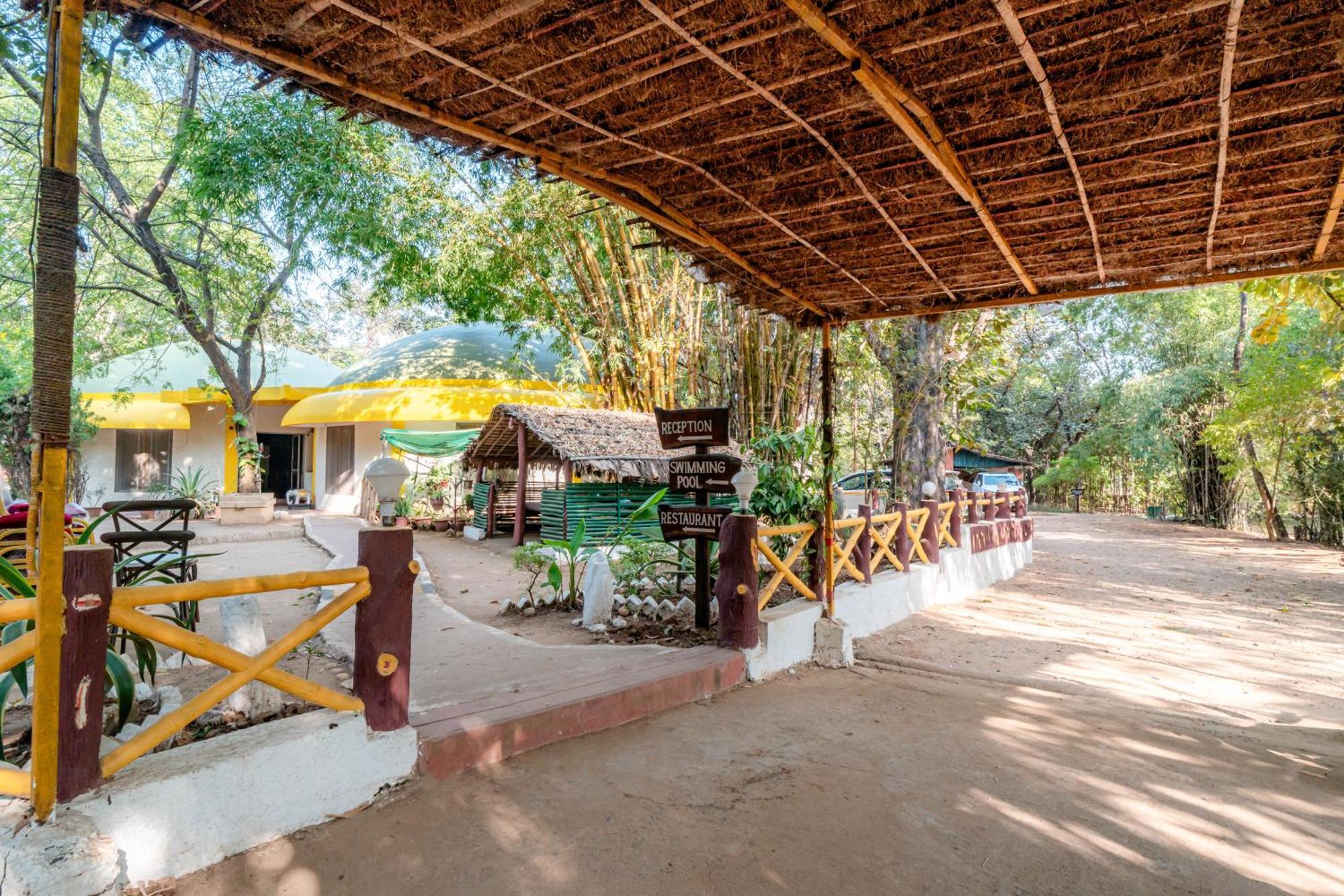 Hotel Treebo Premium Mowgli'S Den, Pench Khawāsa Exterior foto